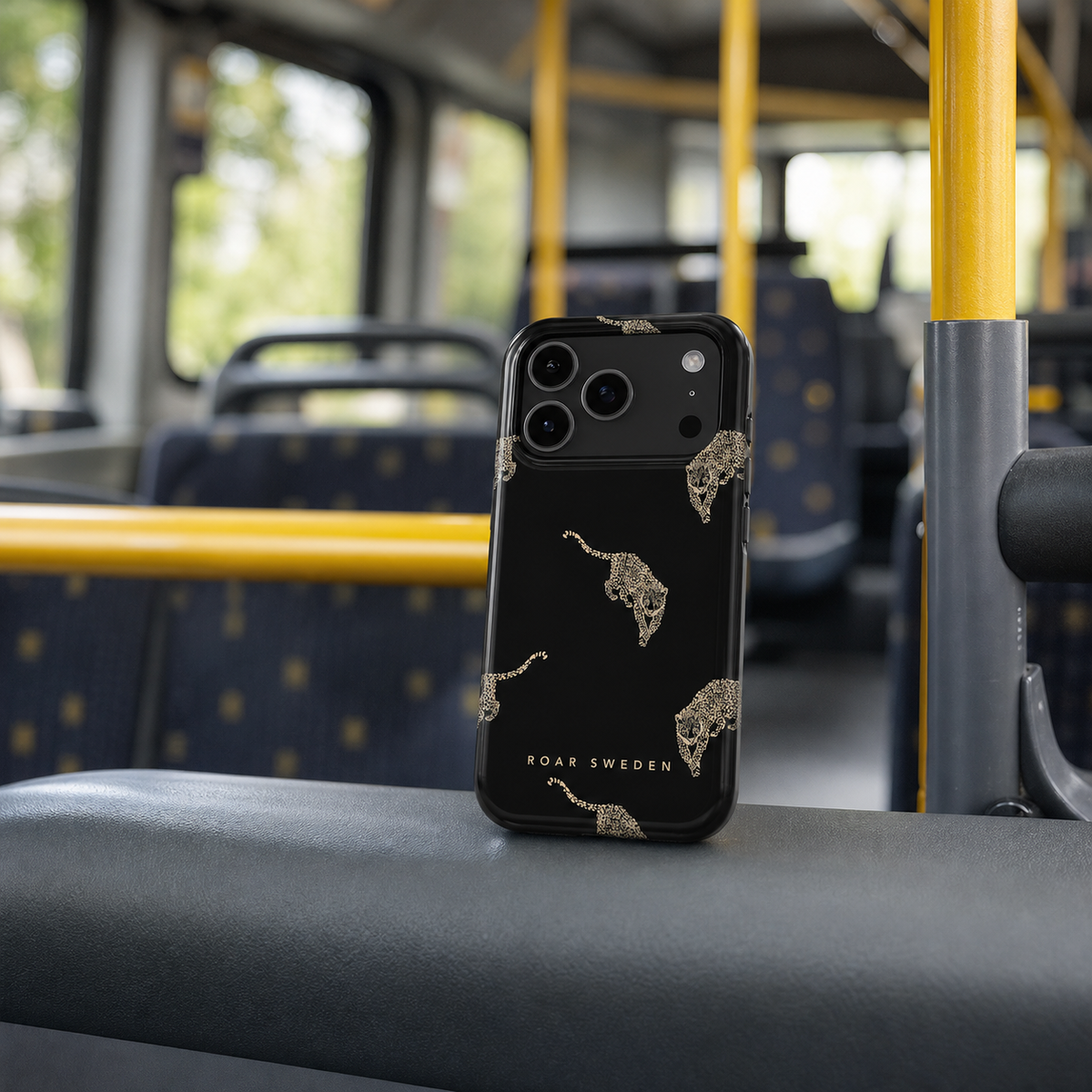 Mobilskal för pendling – tåget, bussen och mobilen i handen hela dagen