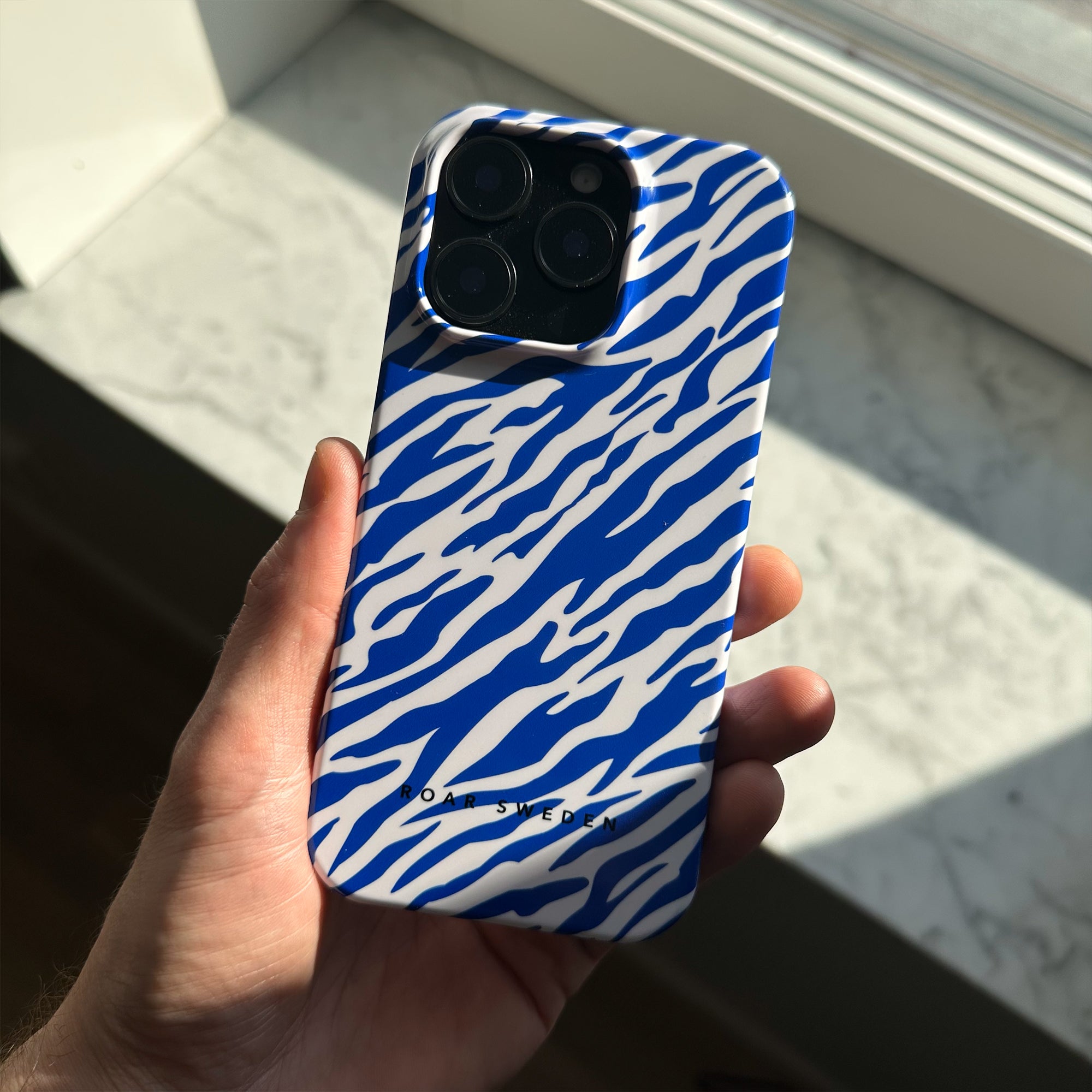 Tiger MagSafe mobilskal – Blue Stripes
