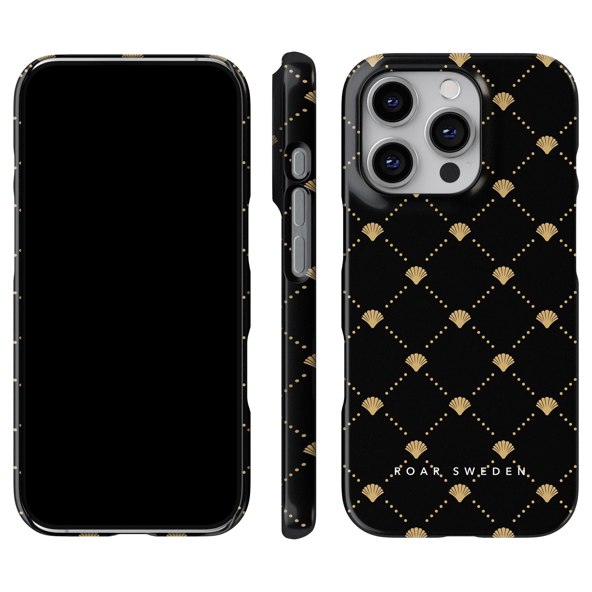 Luxe Shells Black - Slim fodral från Ocean Collection har ett guldskalmönster med texten "Roar Sweden" i botten. Detta eleganta telefonfodral visas elegant framifrån, från sidan och bakifrån.