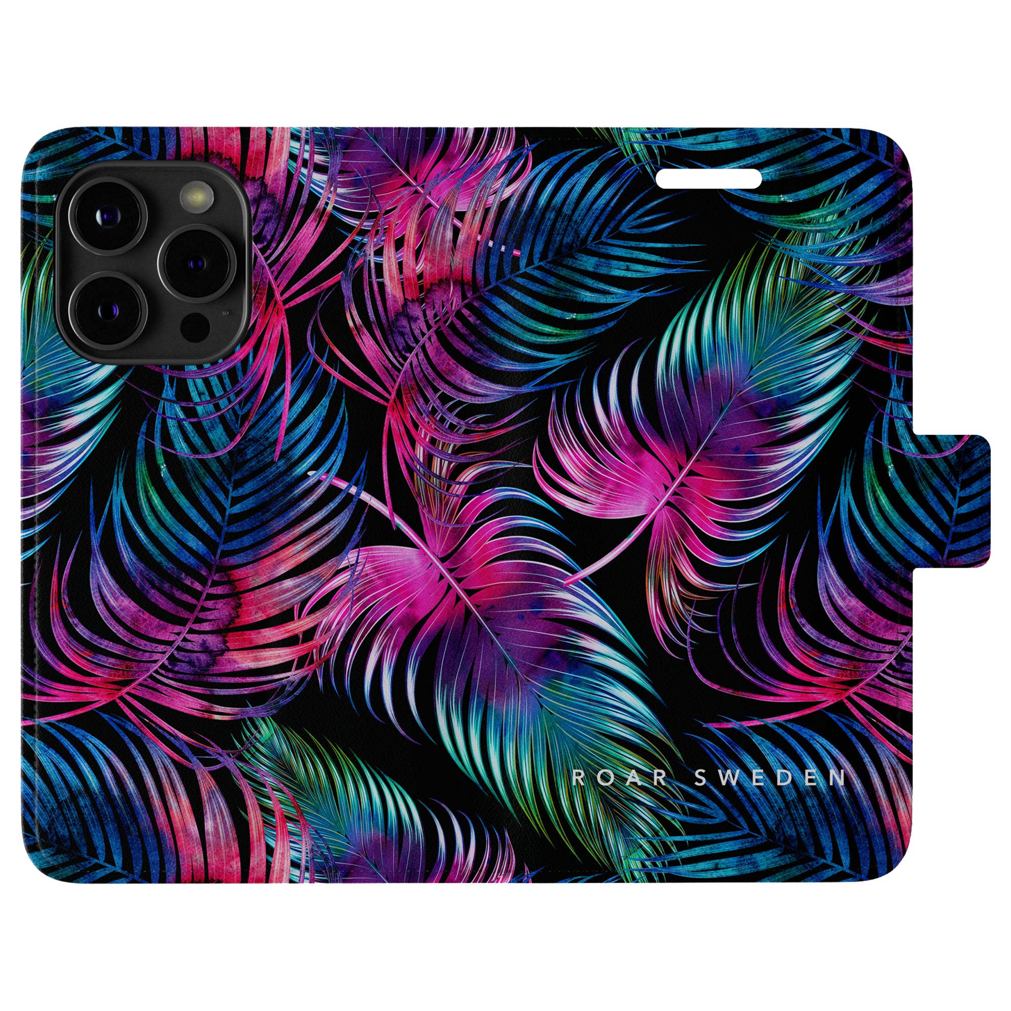 Ett telefonplånboksfodral designat med ett livligt tropiskt ormbunkemönster i nyanser av rosa, lila, blått och grönt mot en svart bakgrund. En del av Neon Tropics-serien, den har namnet "Neon Fern - Wallet Case" av Roar Sweden.