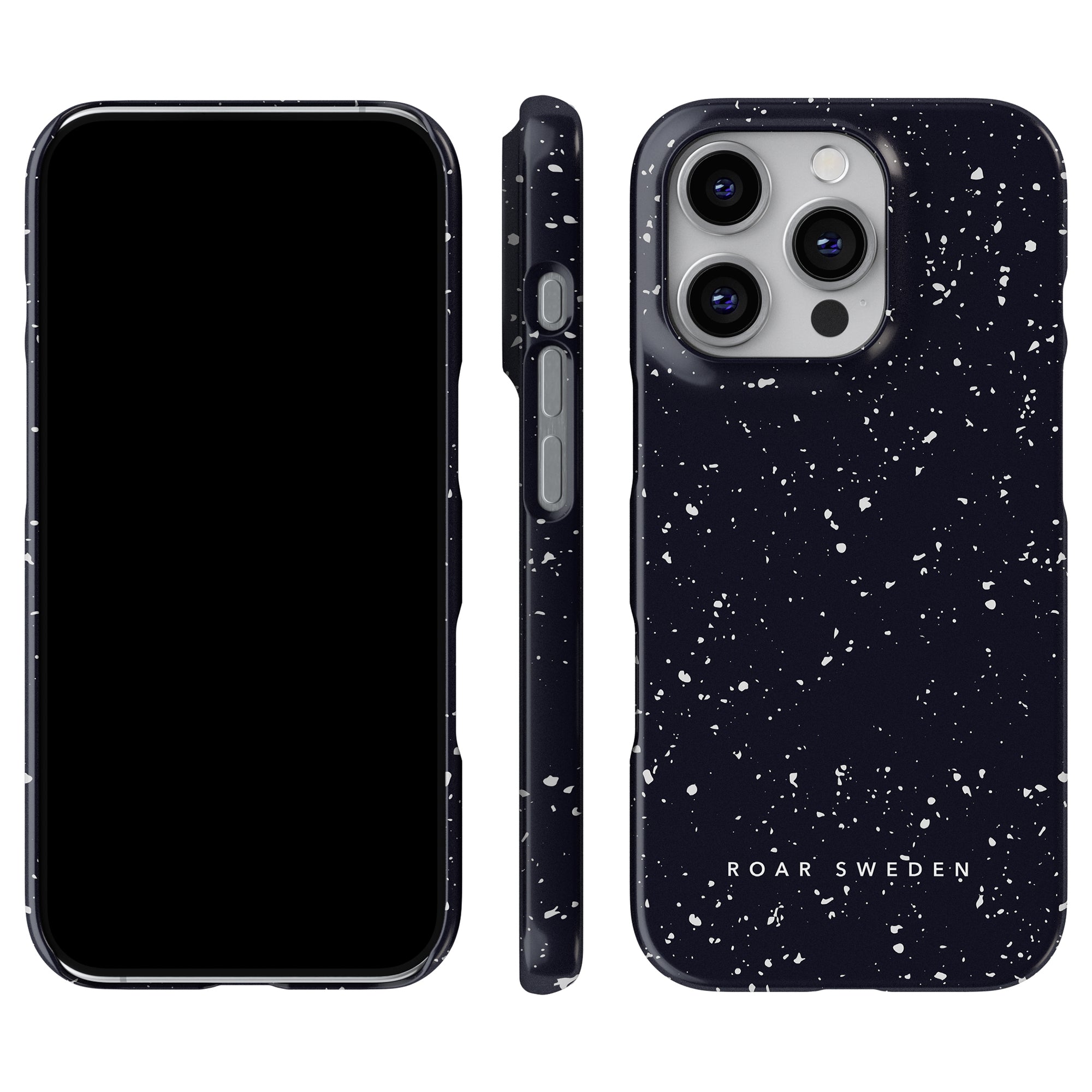 Både telefonfodralet och smartphonen visas framifrån, från sidan och bakifrån. "Night Stars - Slim case" är prydd med en kosmisk design av svarta och vita prickar som påminner om stjärnklara nätter. Varumärket "ROAR SWEDEN" presenteras elegant på baksidan.